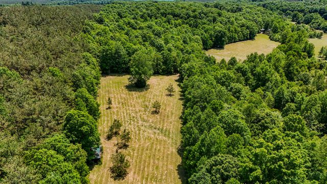 220 Ovilla Ln, Lawrenceburg, TN 38464