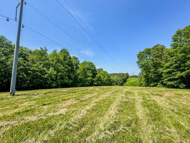 220 Ovilla Ln, Lawrenceburg, TN 38464