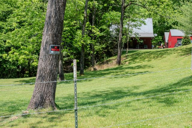 220 Ovilla Ln, Lawrenceburg, TN 38464