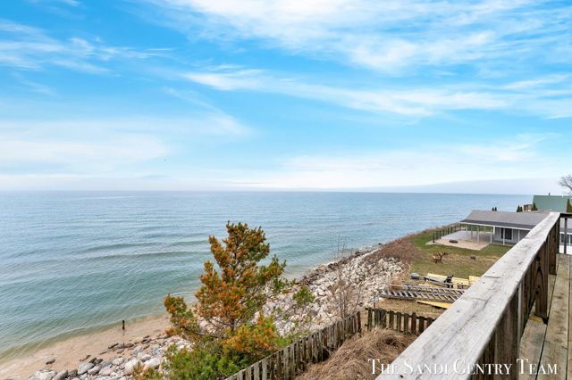 2767 N Lakeshore Drive, Mears, MI 49436