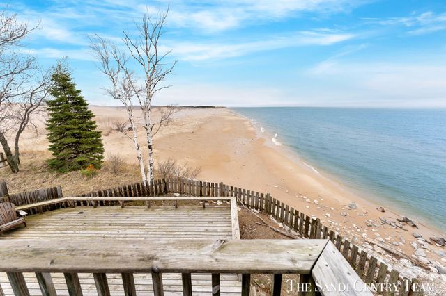 2767 N Lakeshore Drive, Mears, MI 49436