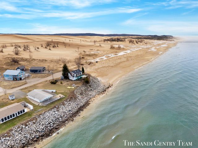 2767 N Lakeshore Drive, Mears, MI 49436