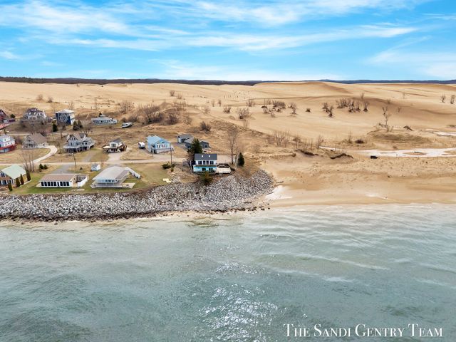 2767 N Lakeshore Drive, Mears, MI 49436