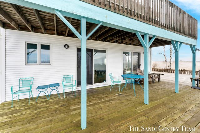 2767 N Lakeshore Drive, Mears, MI 49436
