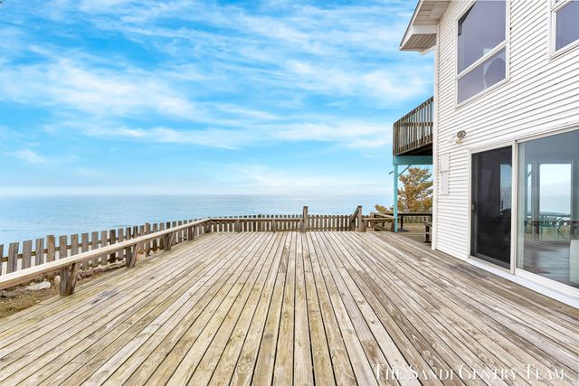 2767 N Lakeshore Drive, Mears, MI 49436