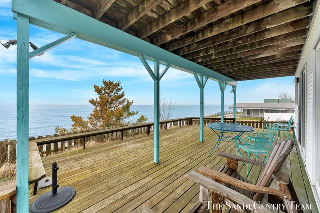 2767 N Lakeshore Drive, Mears, MI 49436
