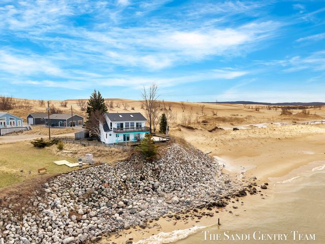 2767 N Lakeshore Drive, Mears, MI 49436