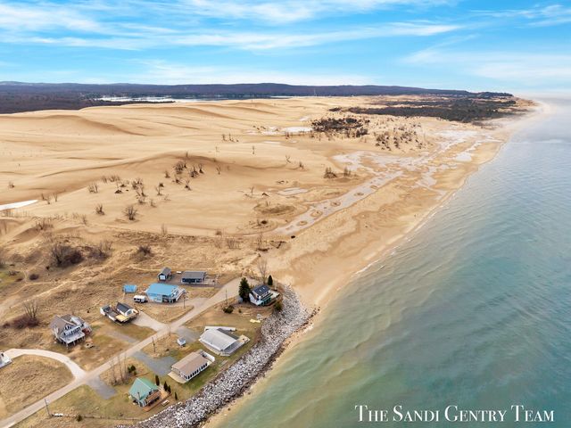 2767 N Lakeshore Drive, Mears, MI 49436