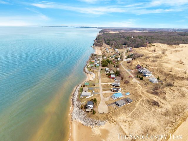 2767 N Lakeshore Drive, Mears, MI 49436