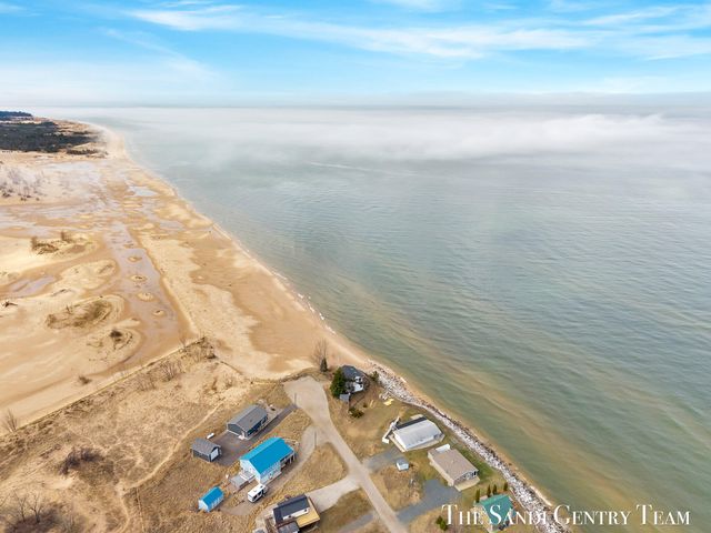 2767 N Lakeshore Drive, Mears, MI 49436