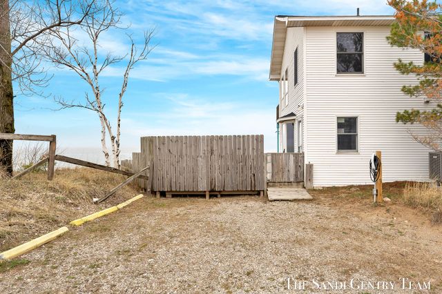 2767 N Lakeshore Drive, Mears, MI 49436