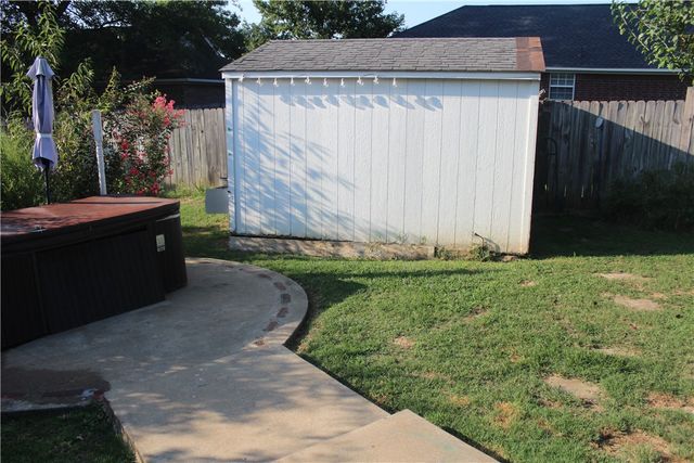 911 Tate Street, Clarksville, AR 72830