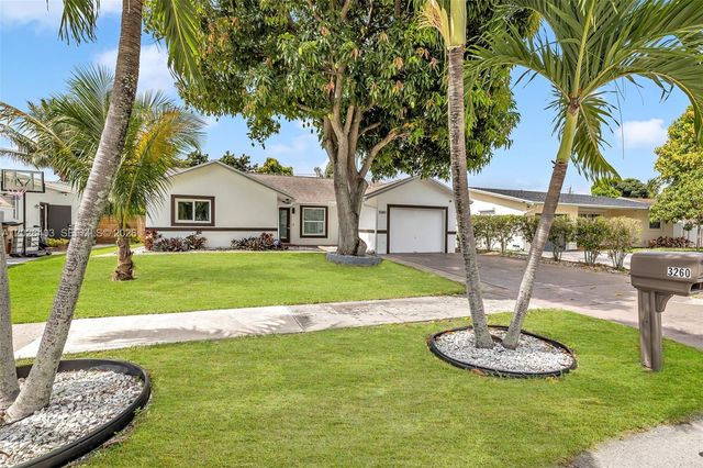 3260 SW 2nd Ct, Deerfield Beach, FL 33442