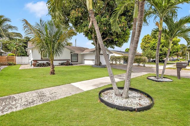 3260 SW 2nd Ct, Deerfield Beach, FL 33442