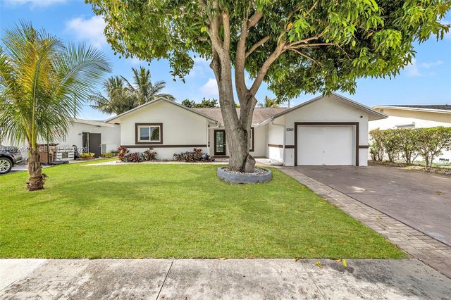 3260 SW 2nd Ct, Deerfield Beach, FL 33442