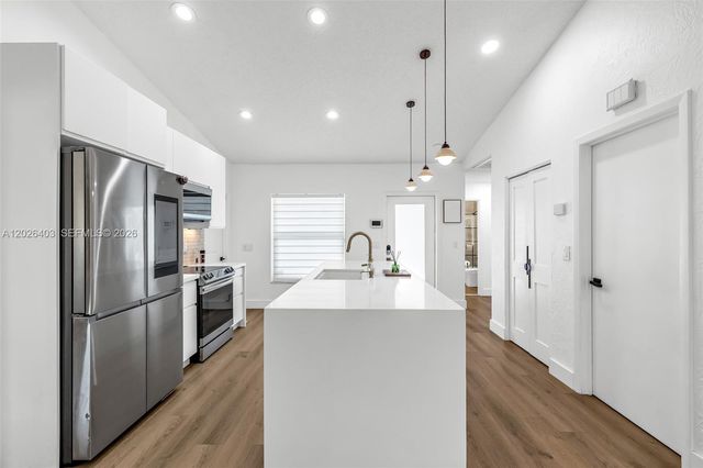 3260 SW 2nd Ct, Deerfield Beach, FL 33442