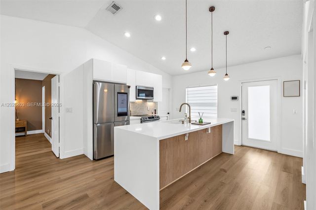 3260 SW 2nd Ct, Deerfield Beach, FL 33442