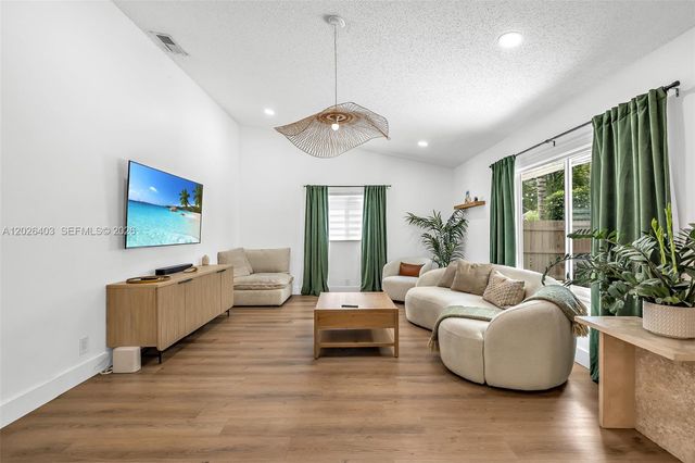 3260 SW 2nd Ct, Deerfield Beach, FL 33442