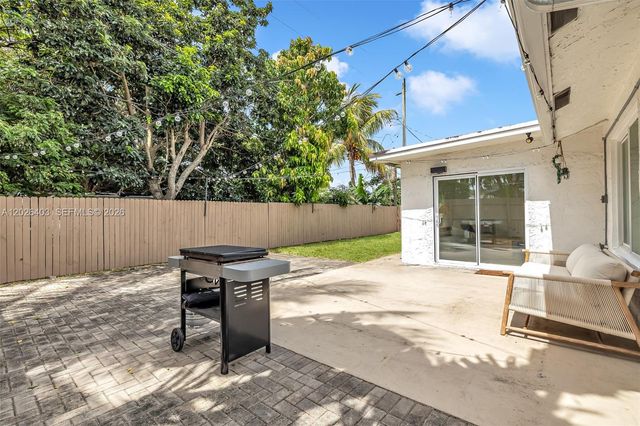 3260 SW 2nd Ct, Deerfield Beach, FL 33442