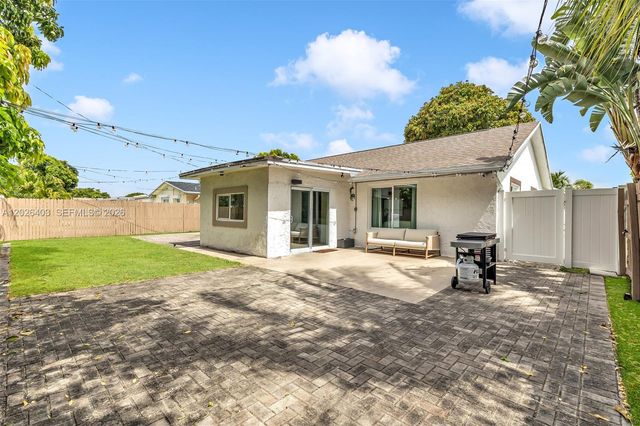 3260 SW 2nd Ct, Deerfield Beach, FL 33442