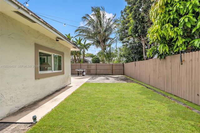 3260 SW 2nd Ct, Deerfield Beach, FL 33442