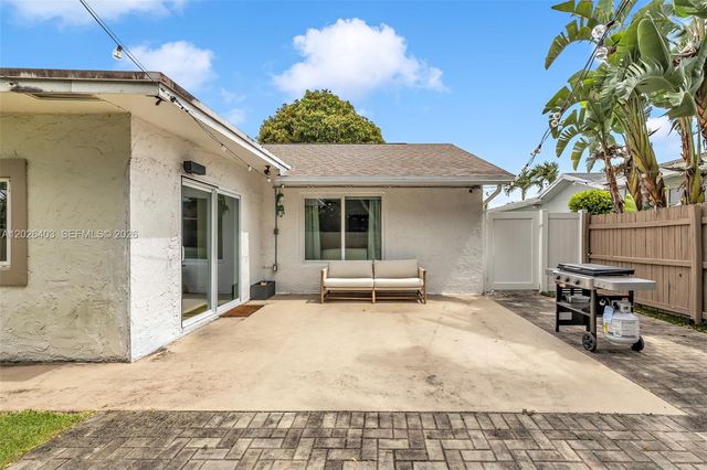 3260 SW 2nd Ct, Deerfield Beach, FL 33442