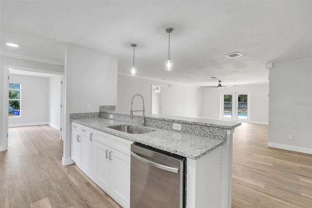 146 LAKE CATHERINE CIRCLE, Groveland, FL 34736