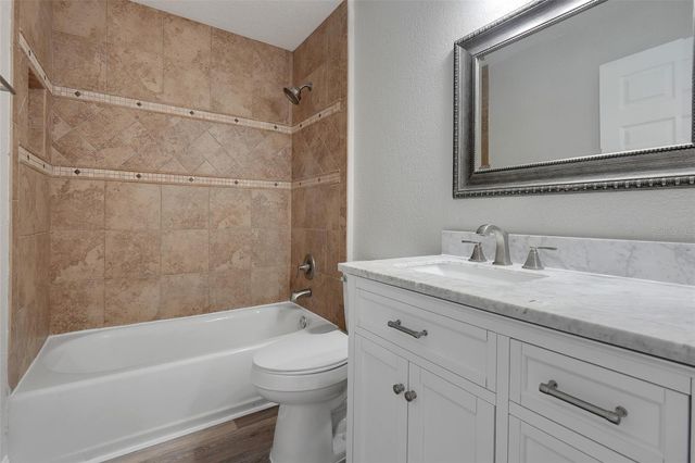 146 LAKE CATHERINE CIRCLE, Groveland, FL 34736