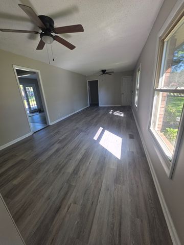 1306 Old Estill Springs Rd, Tullahoma, TN 37388