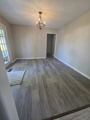 1306 Old Estill Springs Rd, Tullahoma, TN 37388