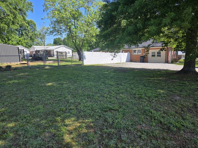 1306 Old Estill Springs Rd, Tullahoma, TN 37388