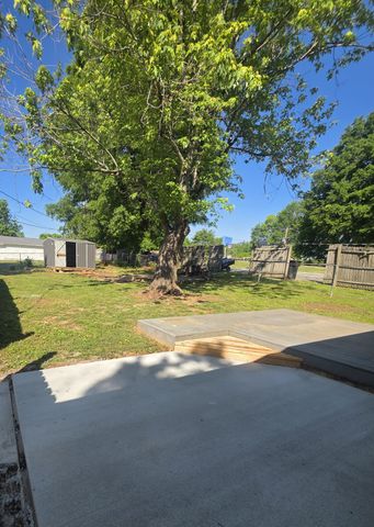 1306 Old Estill Springs Rd, Tullahoma, TN 37388