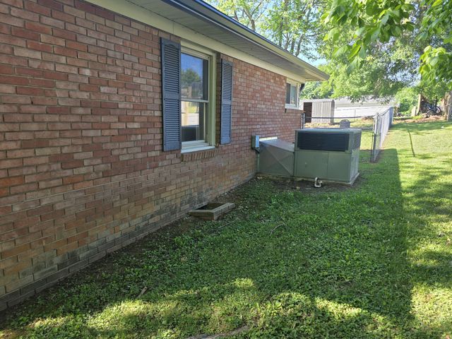 1306 Old Estill Springs Rd, Tullahoma, TN 37388