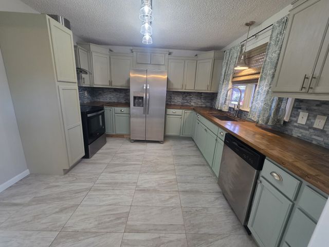 1306 Old Estill Springs Rd, Tullahoma, TN 37388