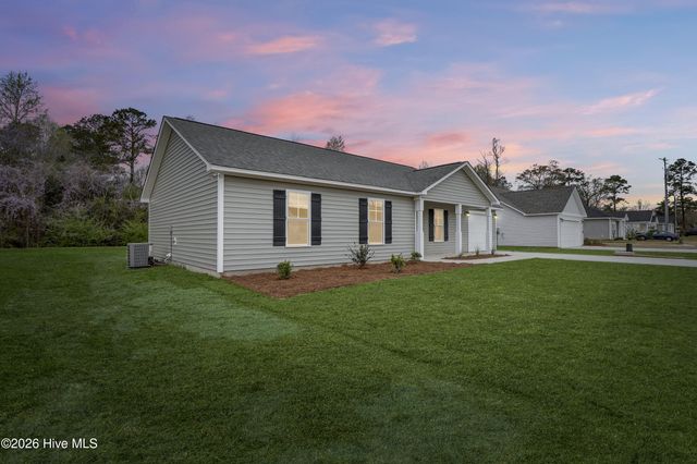 506 Hadnot Avenue, Maysville, NC 28555