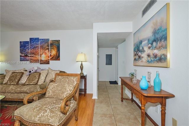 2366 E E MALL DR 519, Fort Myers, FL 33901