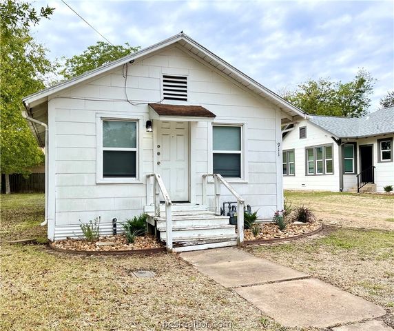 911 Bina Street, Bryan, TX 77803