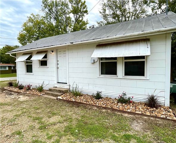 911 Bina Street, Bryan, TX 77803