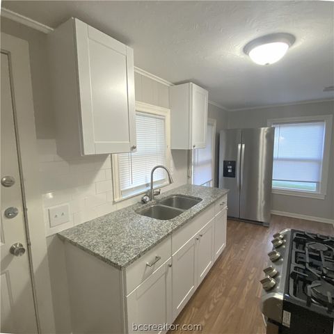 911 Bina Street, Bryan, TX 77803