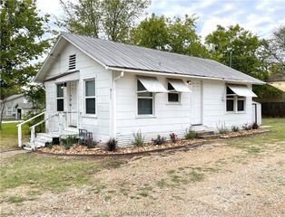 911 Bina Street, Bryan, TX 77803