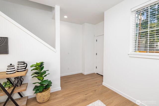 7711 B 11th Avenue SW, Seattle, WA 98106