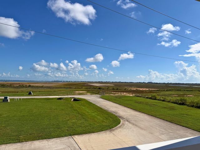 1627 Bay Pointe Drive, Galveston, TX 77554