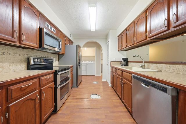 100 E OAK TERRACE DRIVE B2, Leesburg, FL 34748