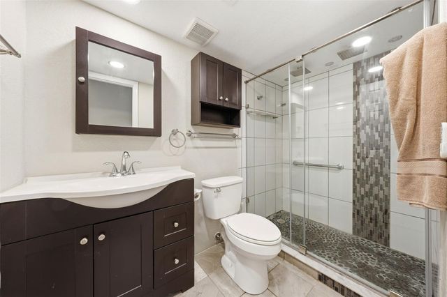 100 E OAK TERRACE DRIVE B2, Leesburg, FL 34748