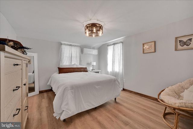3 GREENLAWN DR, Bird In Hand, PA 17505