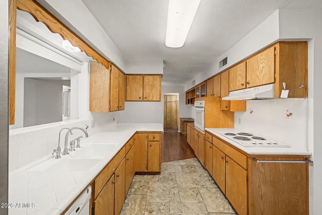 510 N 56TH Place, Mesa, AZ 85205