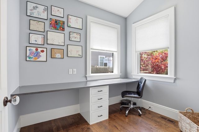 21 Fletcher Road, Bedford, MA 01730