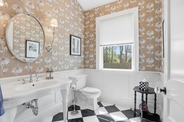 21 Fletcher Road, Bedford, MA 01730