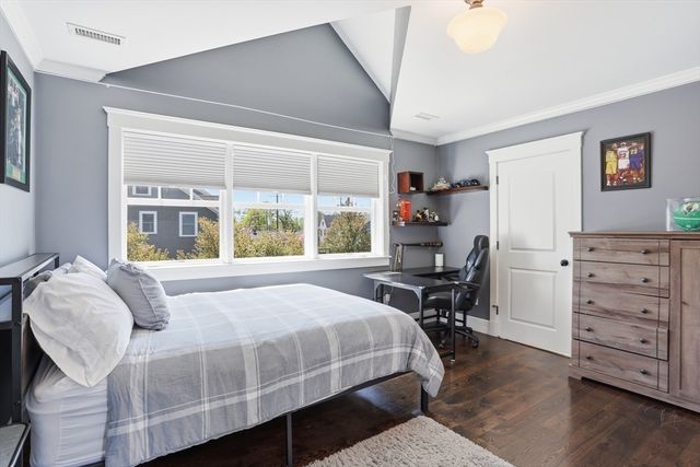 21 Fletcher Road, Bedford, MA 01730
