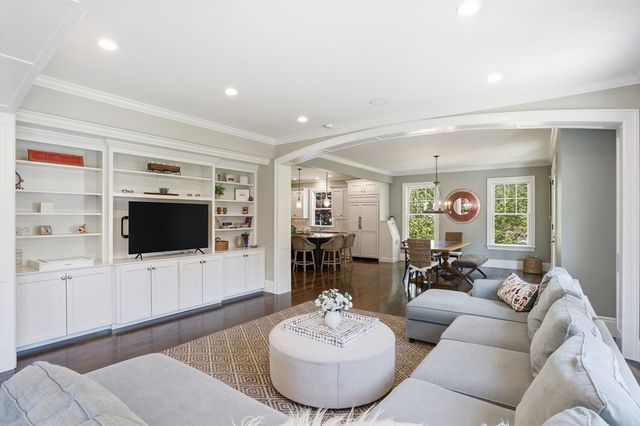 21 Fletcher Road, Bedford, MA 01730